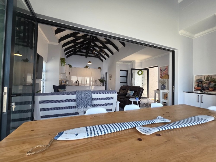 2 Bedroom Property for Sale in Outeniquasbosch Western Cape